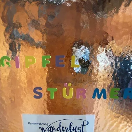 Wanderlust Und Tanner Strasse